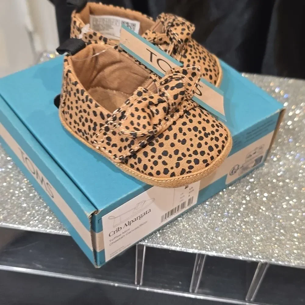 Toms Layette Alpargata Cheetah  Print Crib Shoes‎